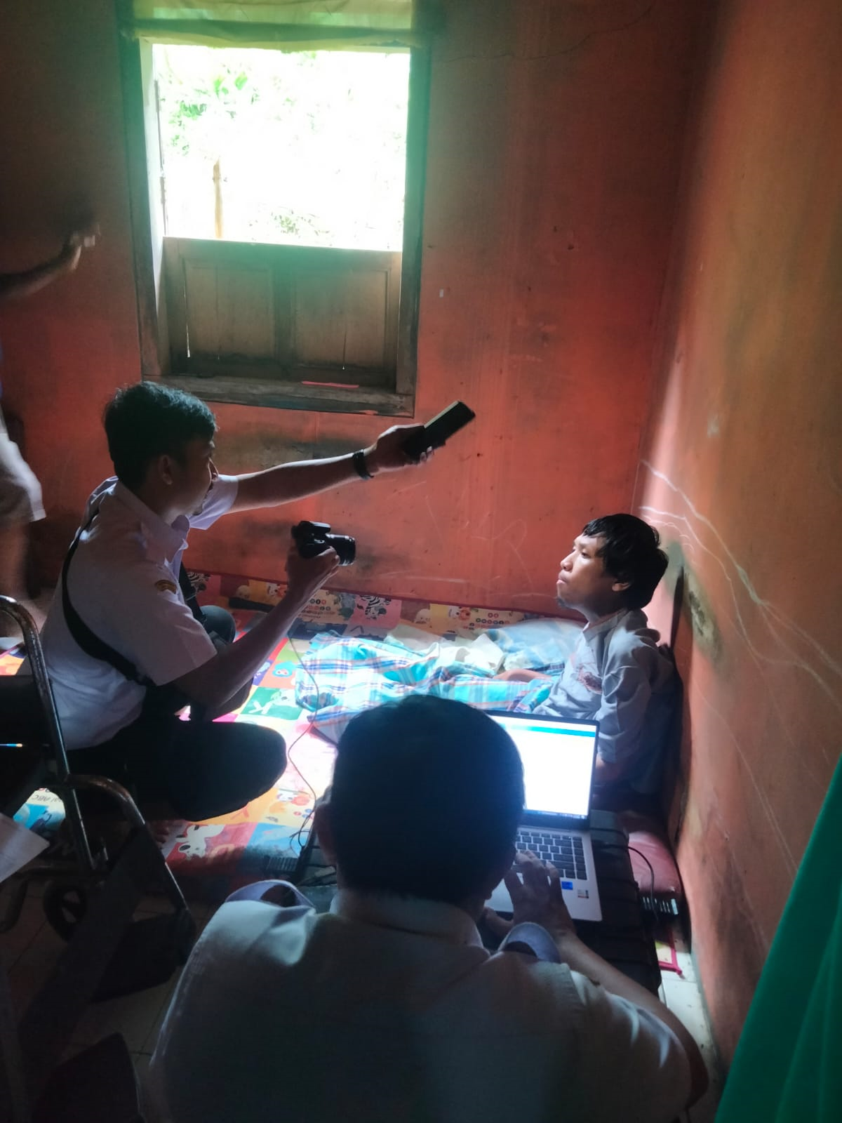 Pelayanan Perekaman KTP Elektronik Jemput Bola bagi Penyandang Disabilitas di Desa Mekarsari